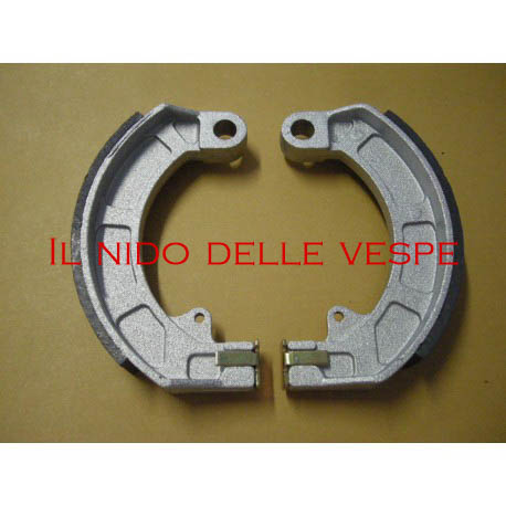 GANASCE FRENO POSTERIORI PER VESPA 50-90-PRIMAV. RUOTA 3.00-10