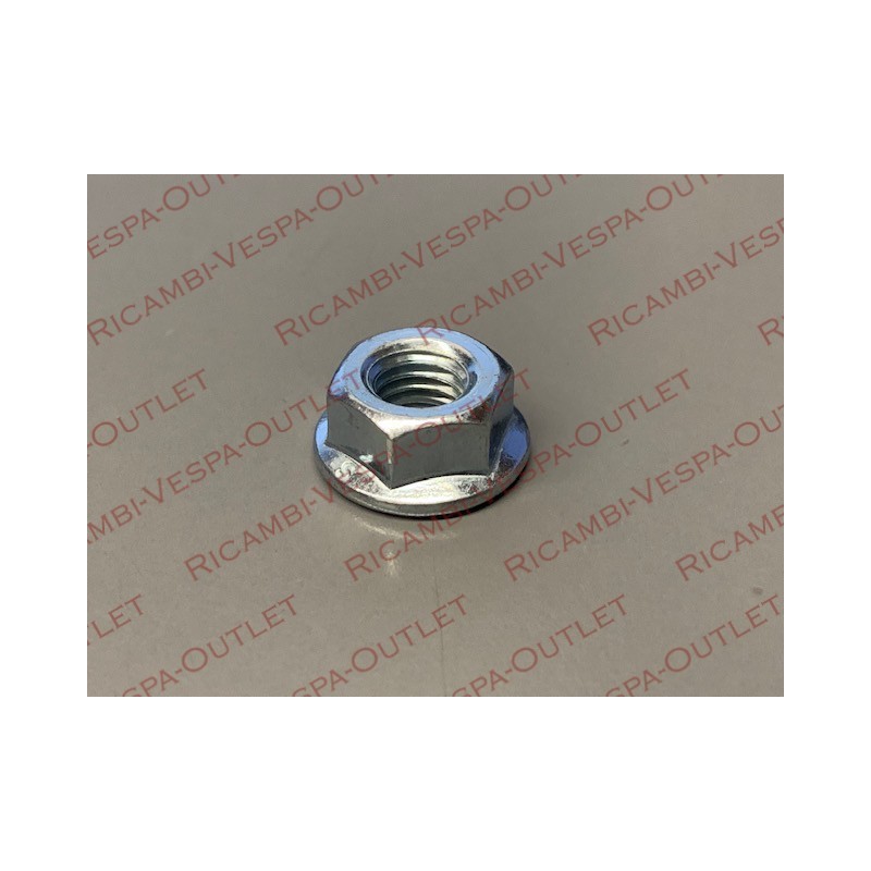 DADO FISSA GRUPPO FRIZIONE PER PIAGGIO CIAO BRAVO SI BOXER R.O. 015229